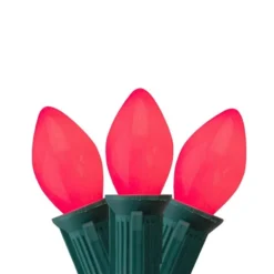 Northlight 25-Count Opaque Pink C7 Christmas Lights Set - 24-ft Green Wire